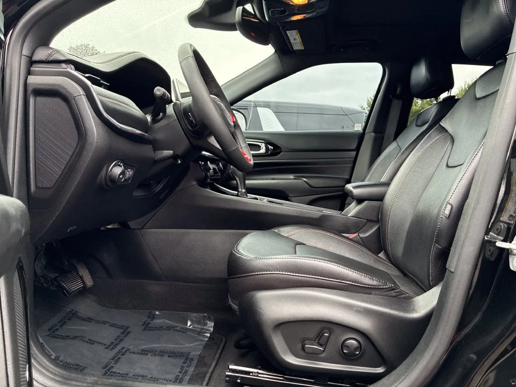 Used 2023 Black Jeep Limited image 22
