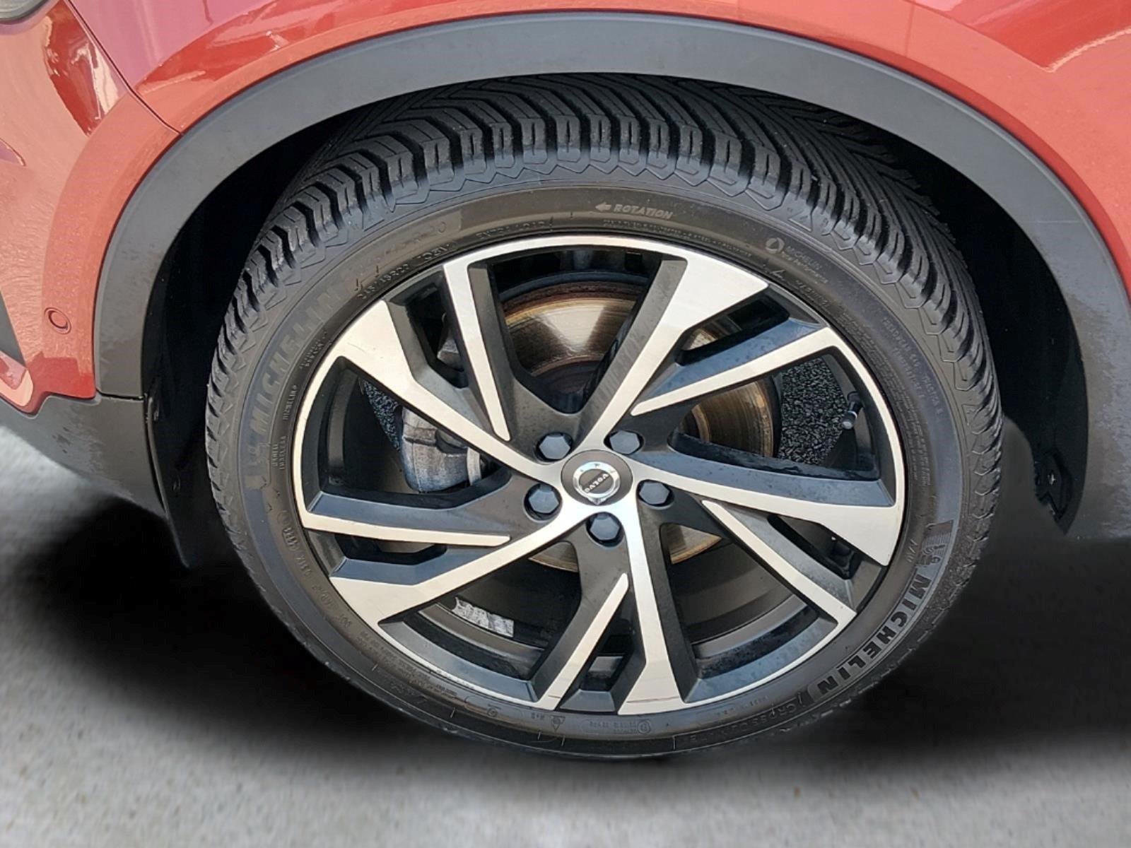 Used 2019 Fusion Red Metallic Volvo R-Design image 11