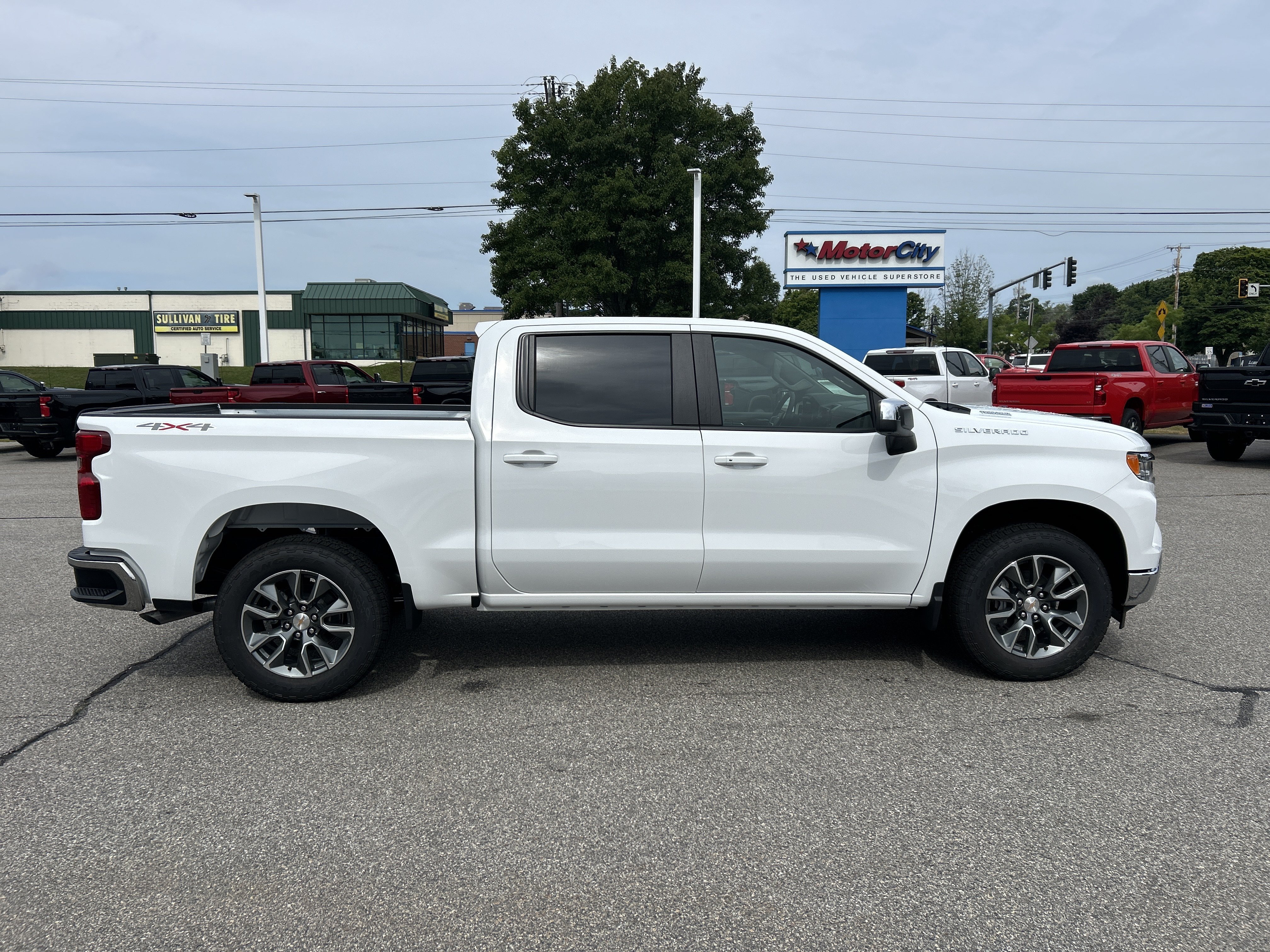 New 2026 Summit White Chevrolet LT (2FL) image 7