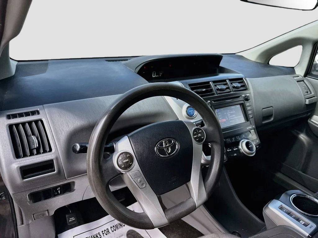 Used 2014 Gray Toyota Three image 9