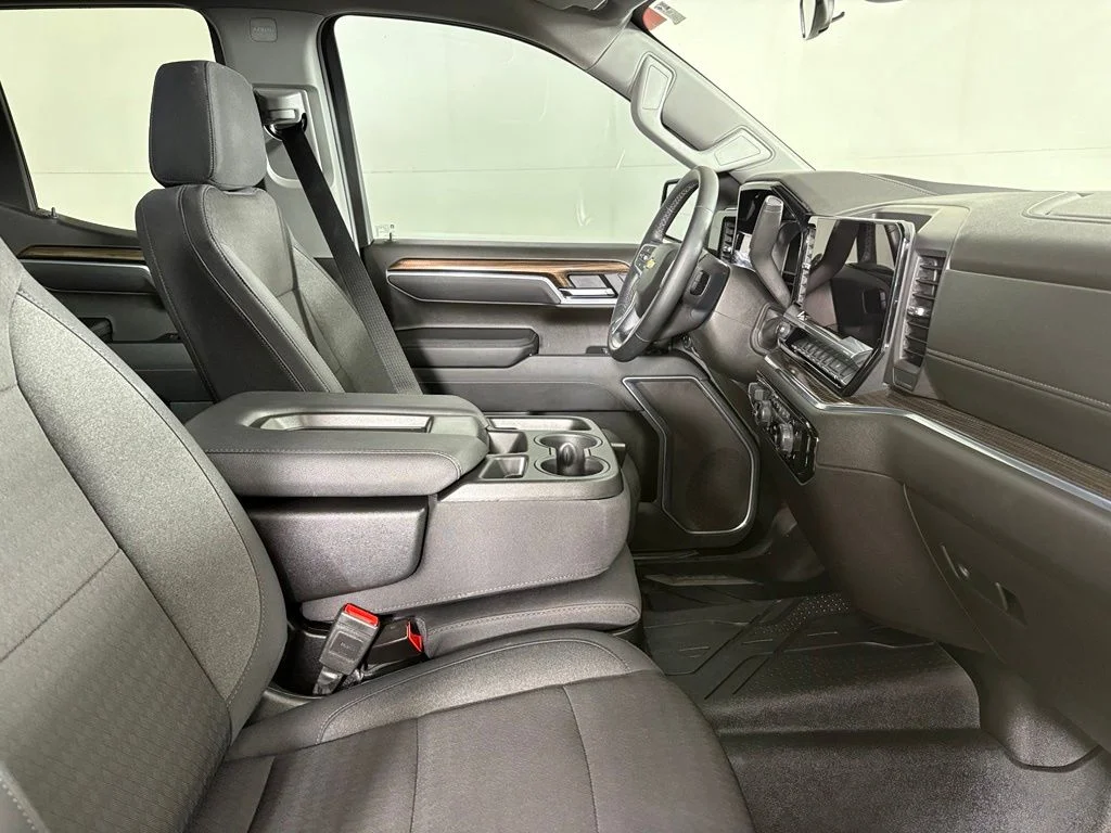 Used 2025 Black Chevrolet LT image 14