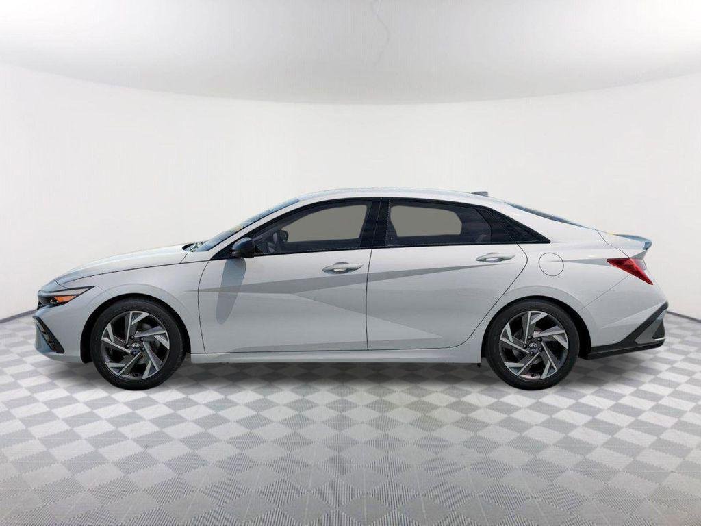 New 2026 White Hyundai SEL Sport Premium image 3