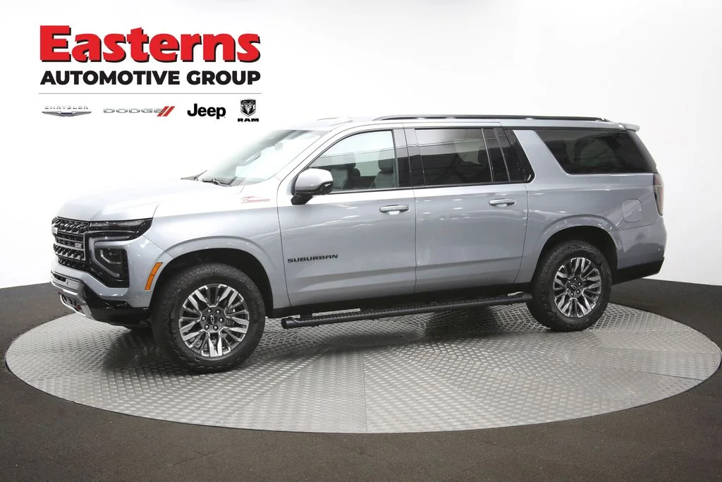 Used 2025 Gray Chevrolet Z71 image 60