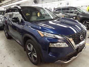Used 2023 Caspian Blue Metallic/Super Black Nissan SL image 3