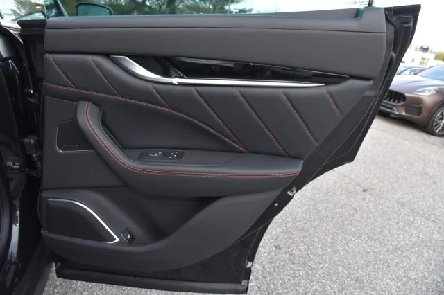 Used 2024 Nero Assoluto Metallic Maserati GT Ultima AWD ~ NERO/NERO ~ CPO ELEGIBLE image 21