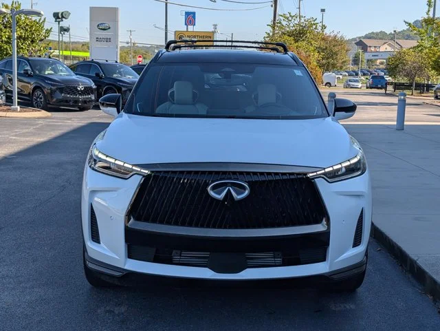 New 2027 2T RAD WHT INFINITI Autograph image 10