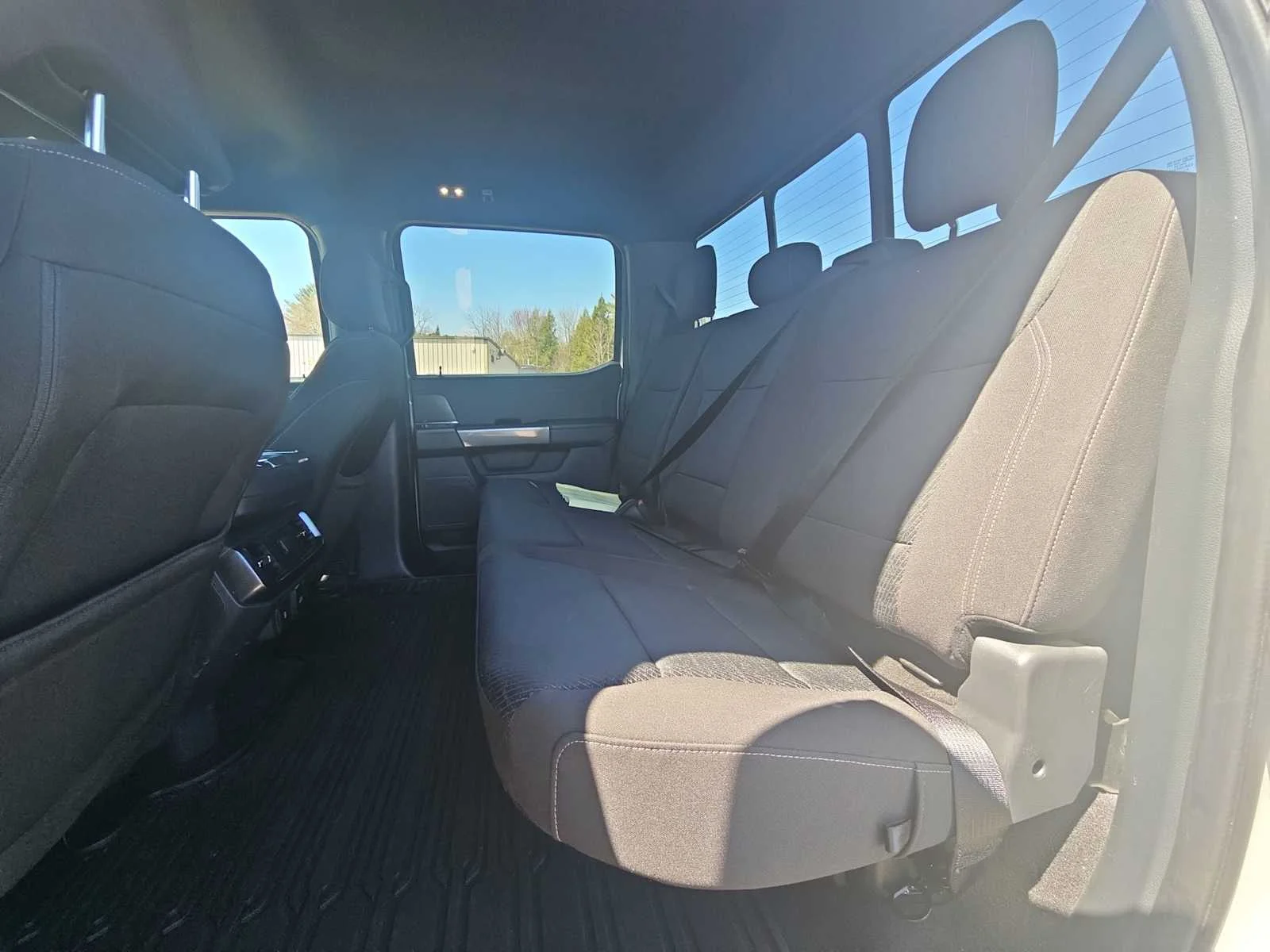 Used 2023 Avalanche Gray Ford XLT image 14