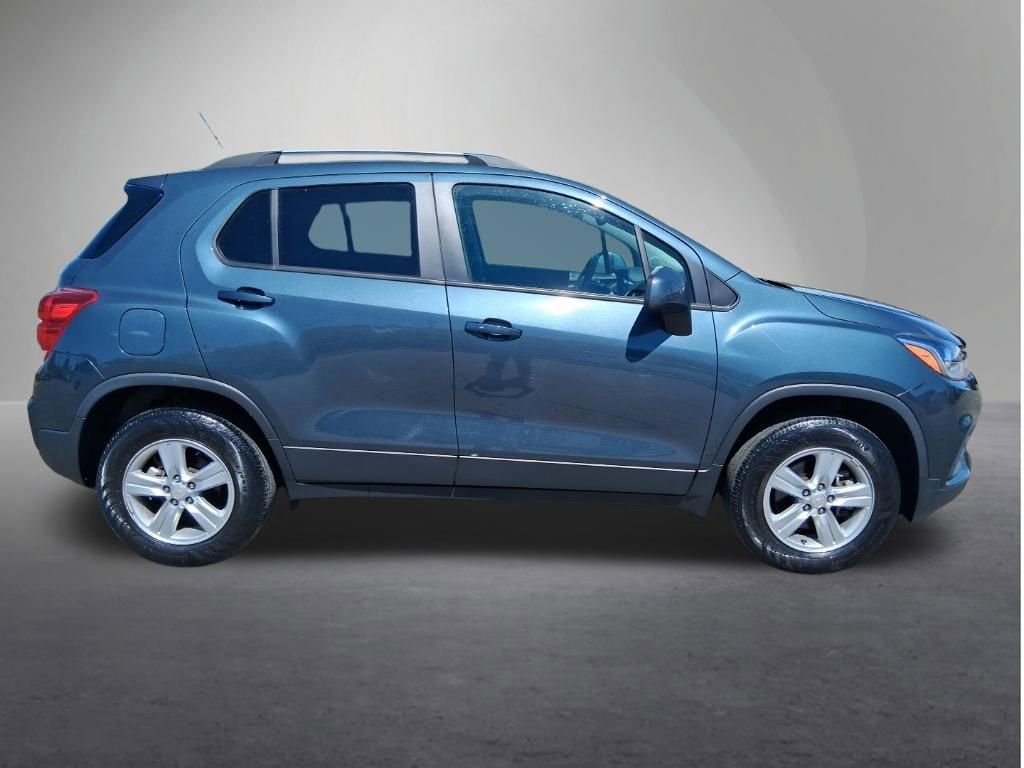 Used 2022 Chevrolet Trax LT with VIN KL7CJPSM2NB541112 for sale in Red Wing, Minnesota