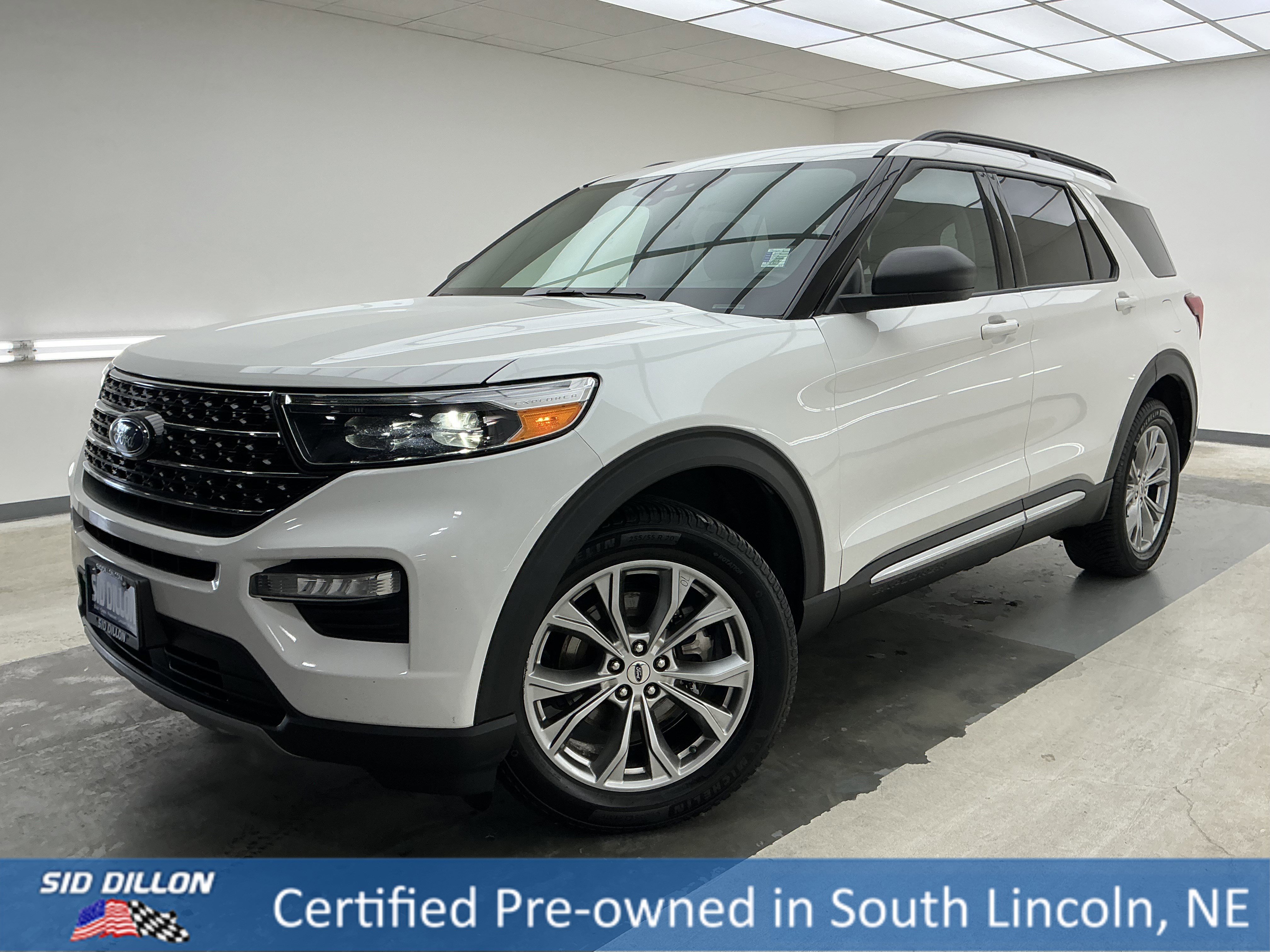 2021 Ford Explorer XLT 4WD's photo