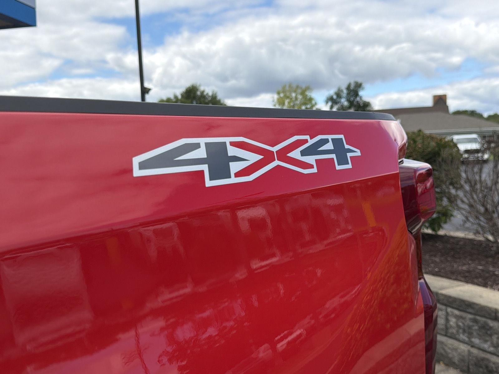 2025 Chevrolet Silverado 1500 LT - Photo 12