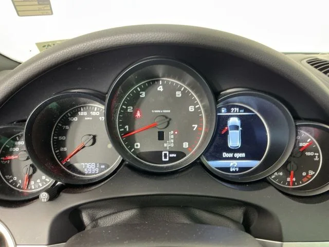 Used 2017  Porsche  image 17