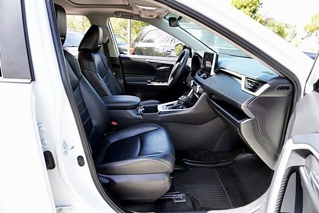 Used 2024 Beige Toyota XLE Premium image 10