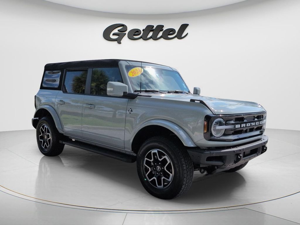Used 2024 Green Ford Outer Banks image 3