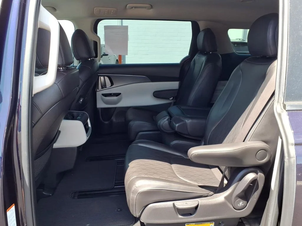 Used 2023 Blue Kia LX Seat Package image 30