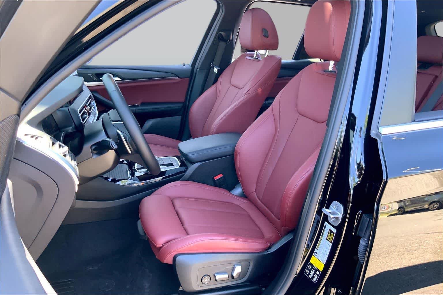 Used 2024 Jet Black BMW xDrive30i image 7
