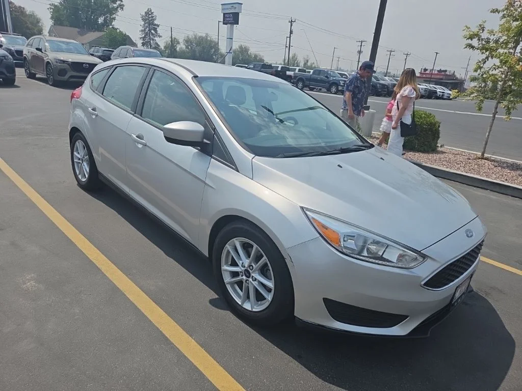 Used 2018 Silver Ford SE image 4