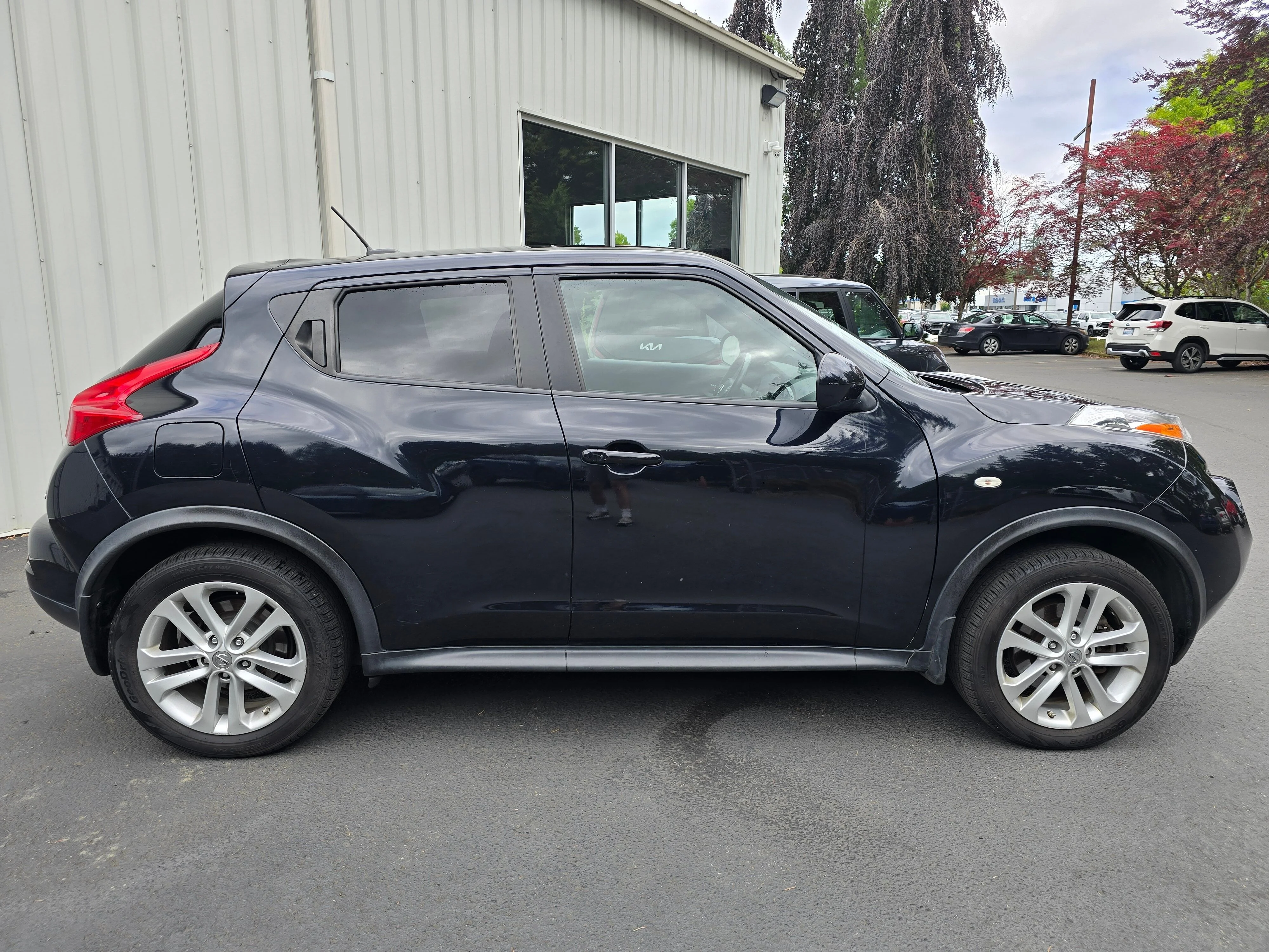 Used 2013 Sapphire Black Nissan SV image 3