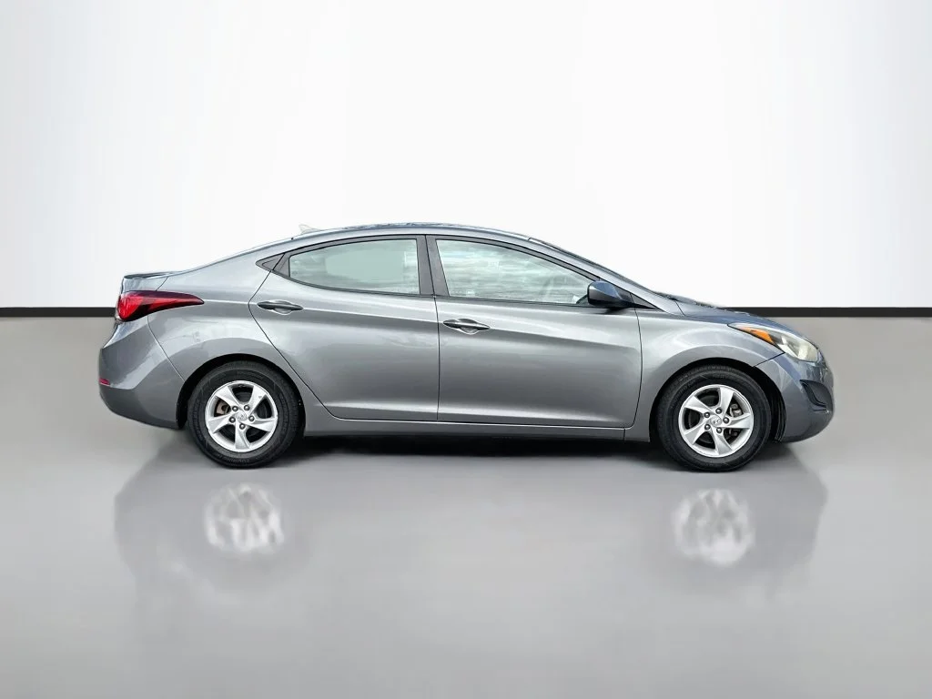 Used 2014 Harbor Gray Metallic Hyundai SE image 9