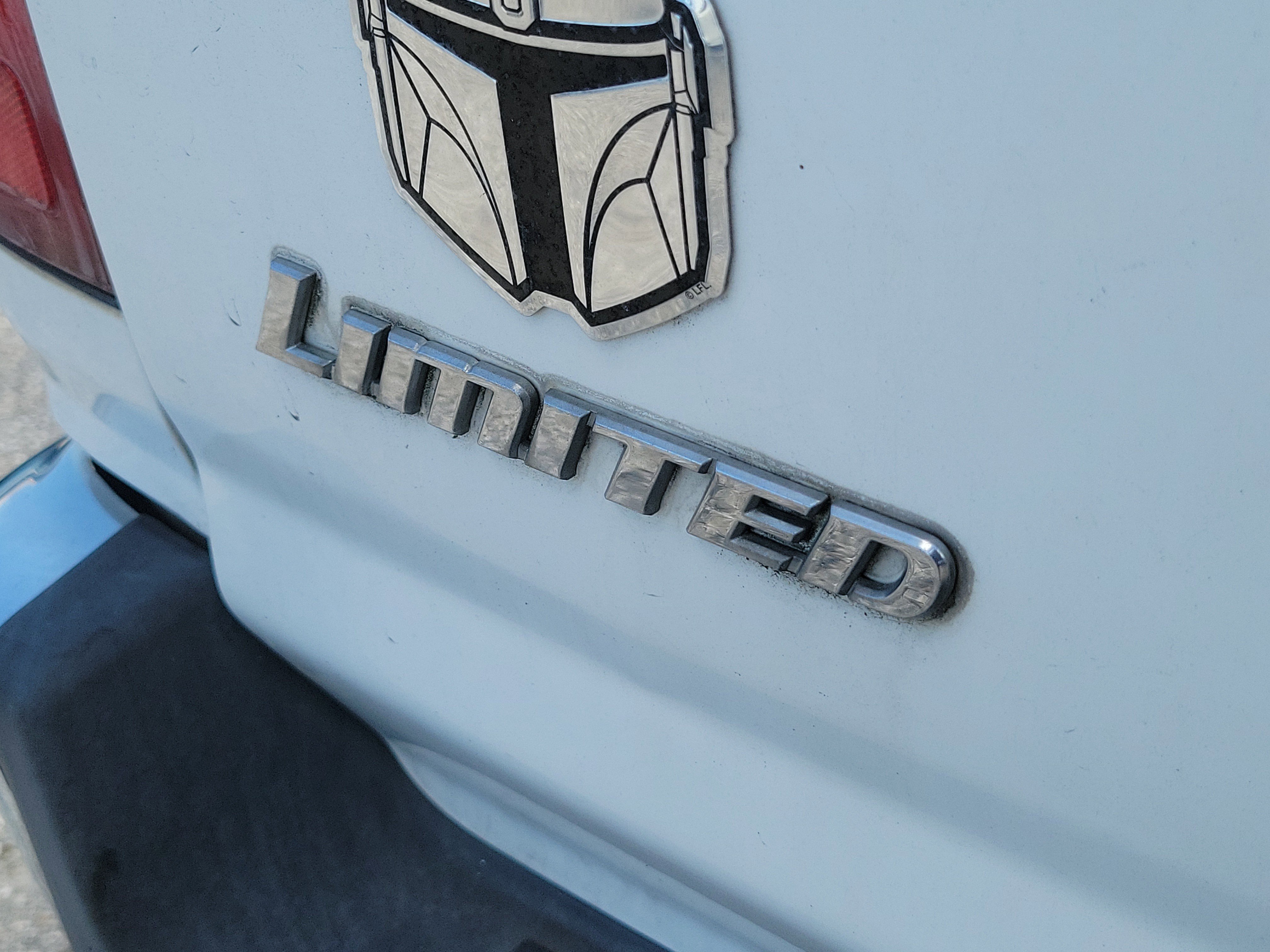 Used 1998  Toyota Limited image 7