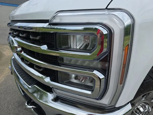 Used 2024 White Ford King Ranch image 32