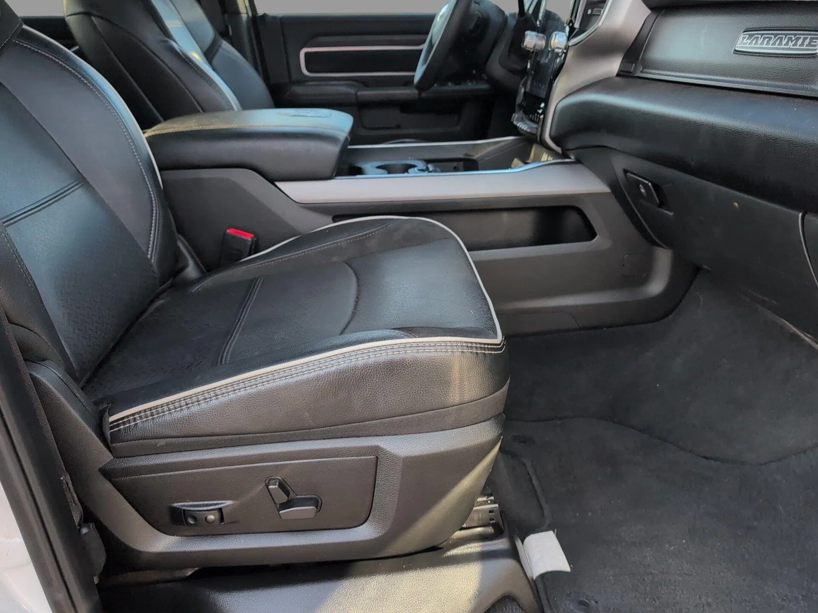 Used 2025 Bright White Clearcoat Ram Laramie image 41