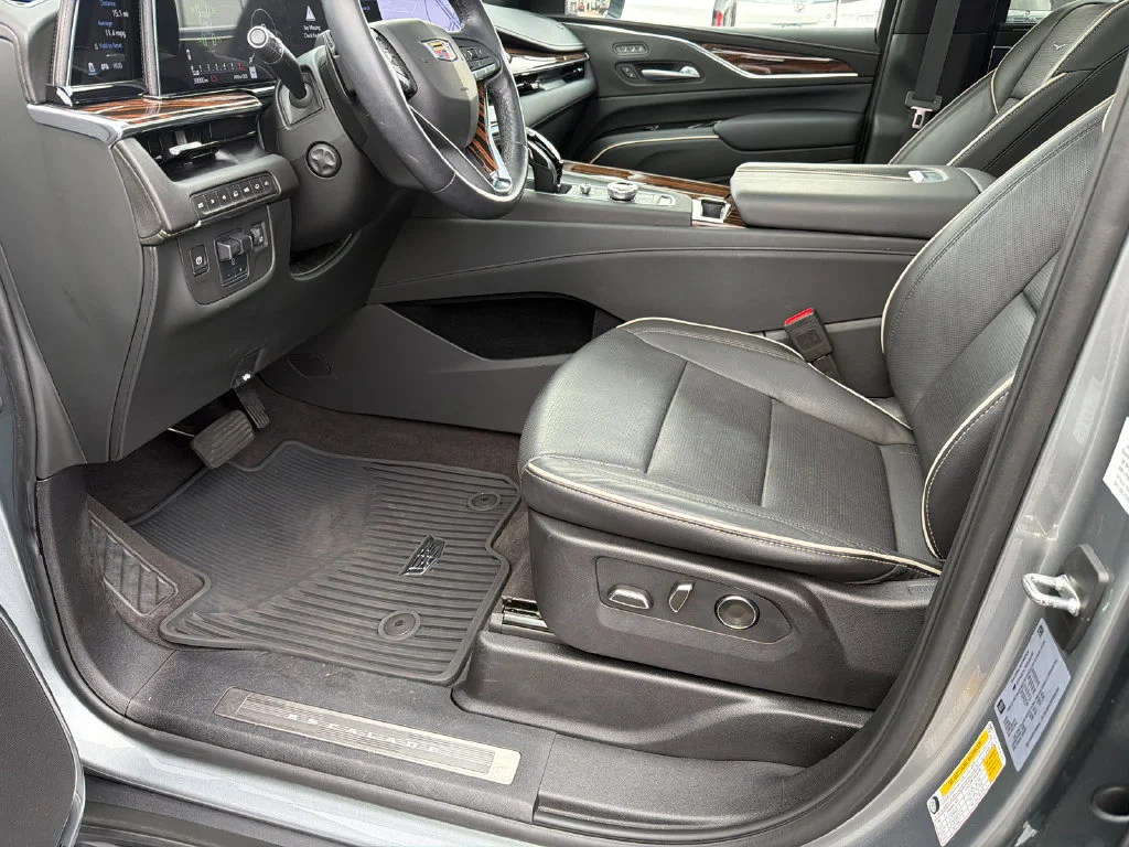 Used 2024 Silver Cadillac Premium Luxury image 9