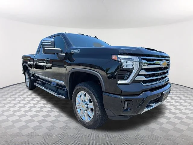 Used 2025 Black Chevrolet High Country image 3