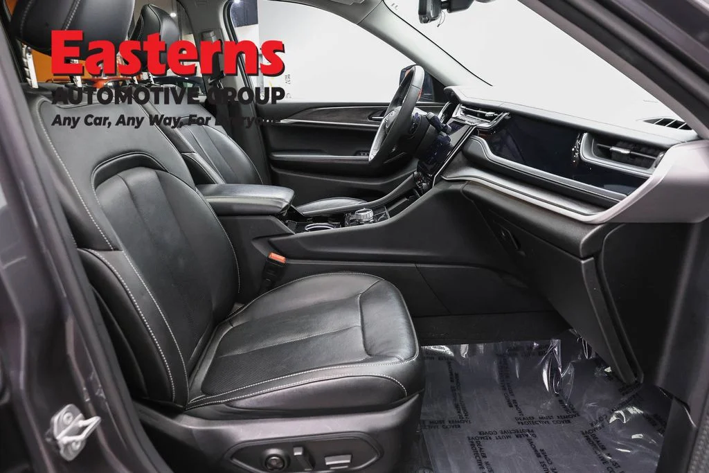 Used 2022 Gray Jeep 4xe image 27