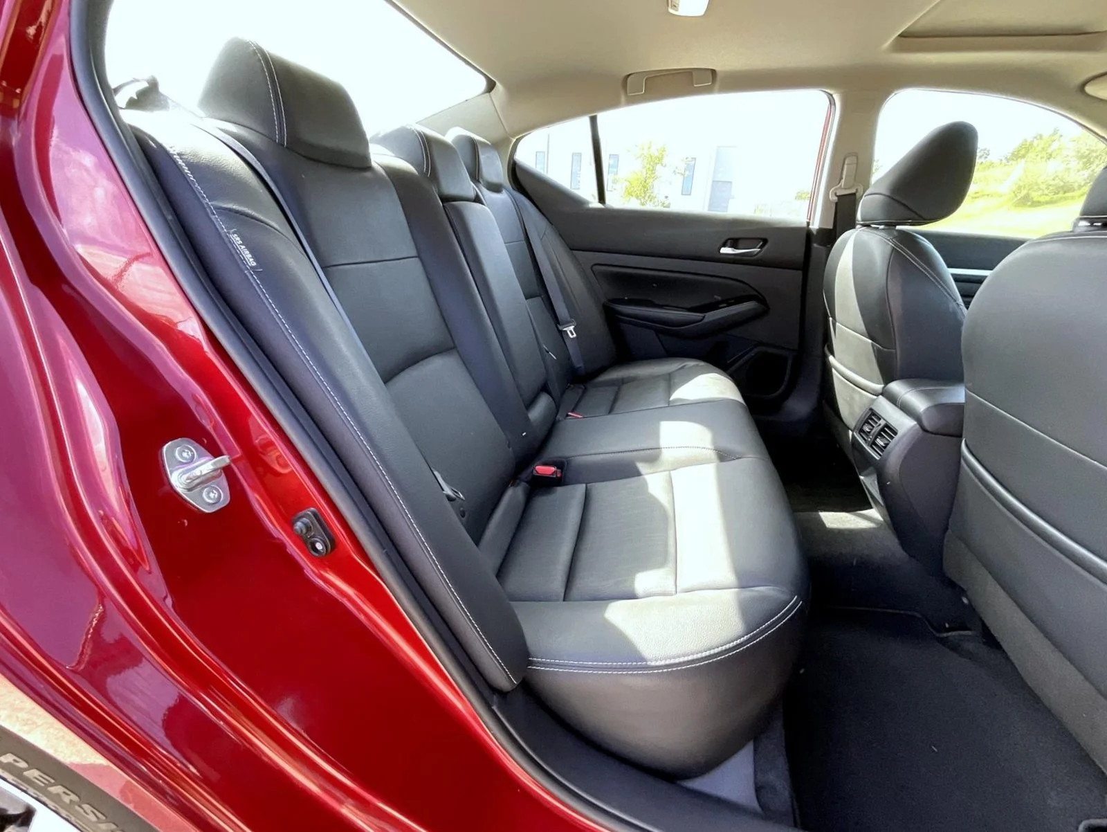 Used 2022 Red Nissan 2.5 SL image 19