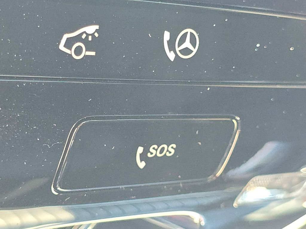 New 2026 MANUFAKTUR Patagonia Red Metallic Mercedes-Benz GLC 300 image 9