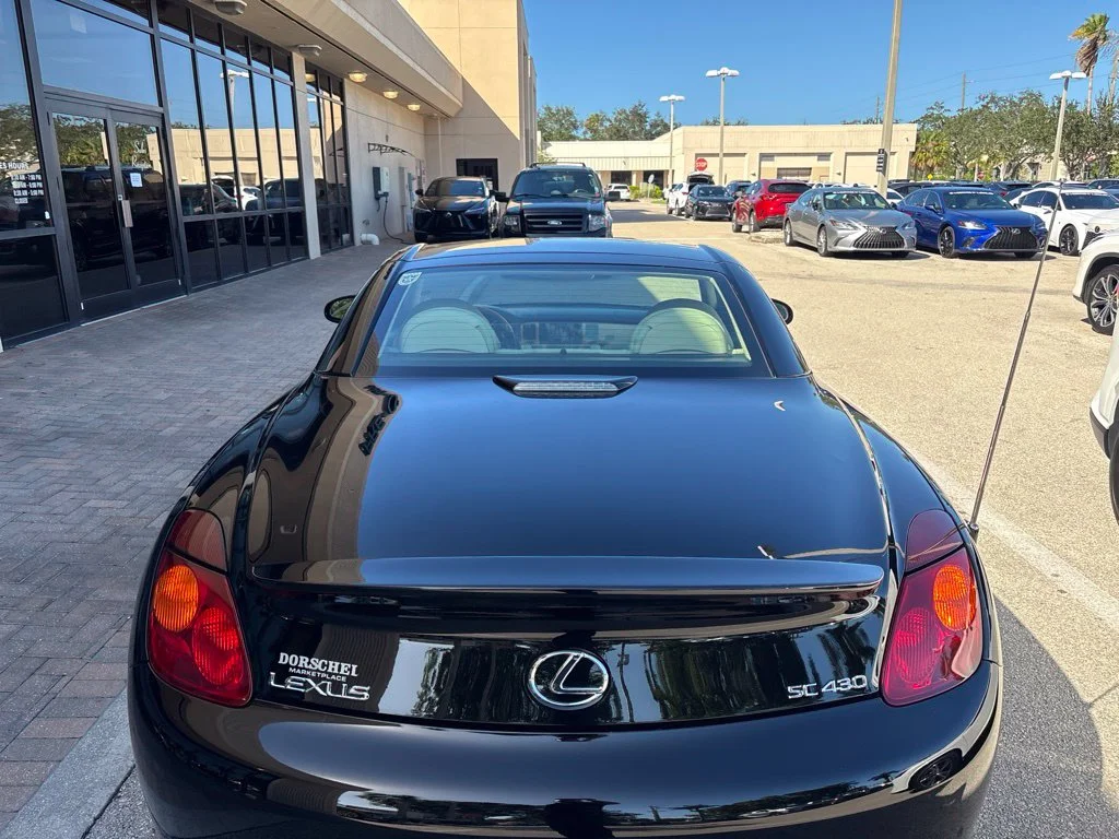Used 2005  Lexus 430 image 11