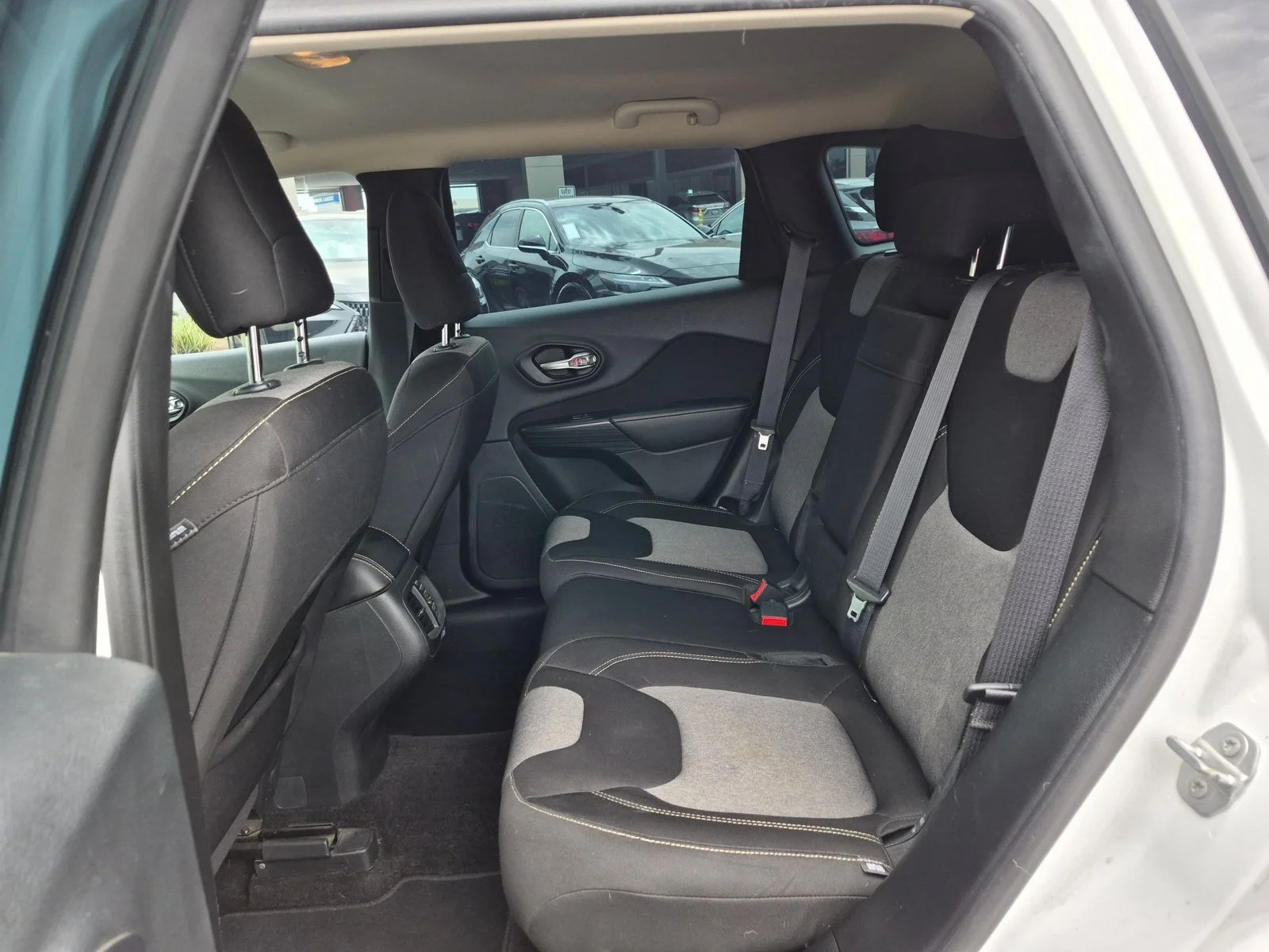 Used 2015 Bright White Clearcoat Jeep Sport image 15