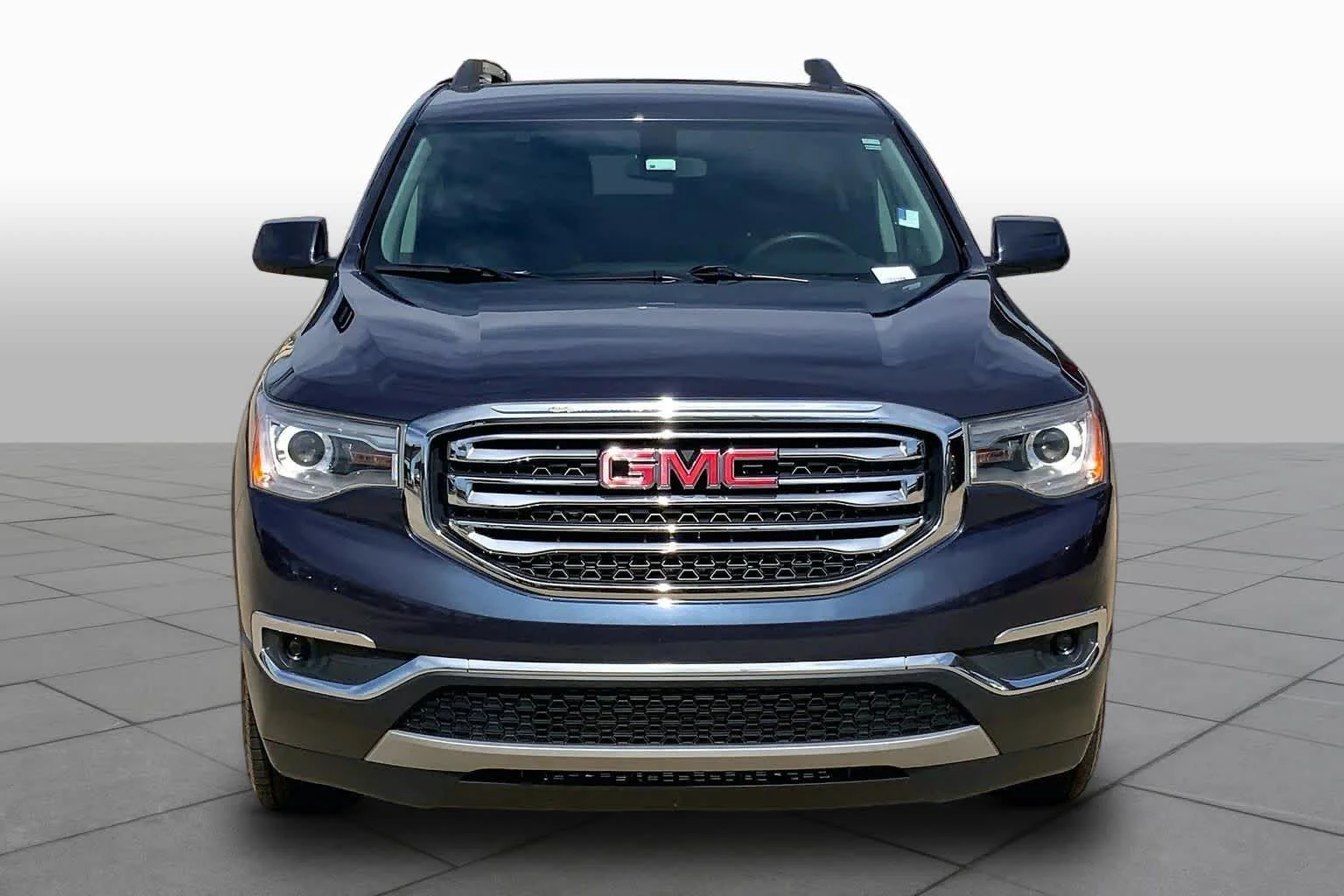 Used 2019 BLUE STEEL METALLIC GMC SLE image 4