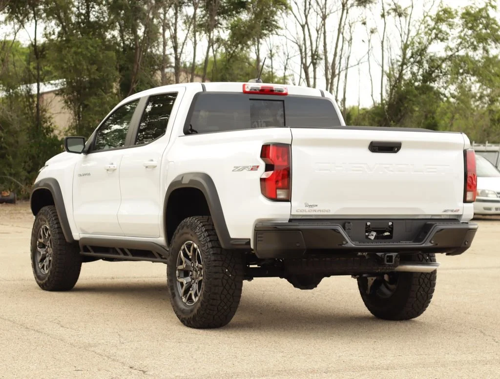 New 2026 Summit White Chevrolet ZR2 image 5