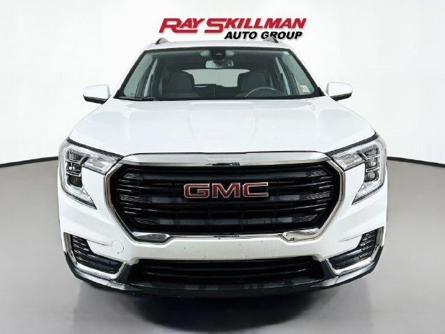 Used 2023 SUMMIT WHITE GMC SLE image 2