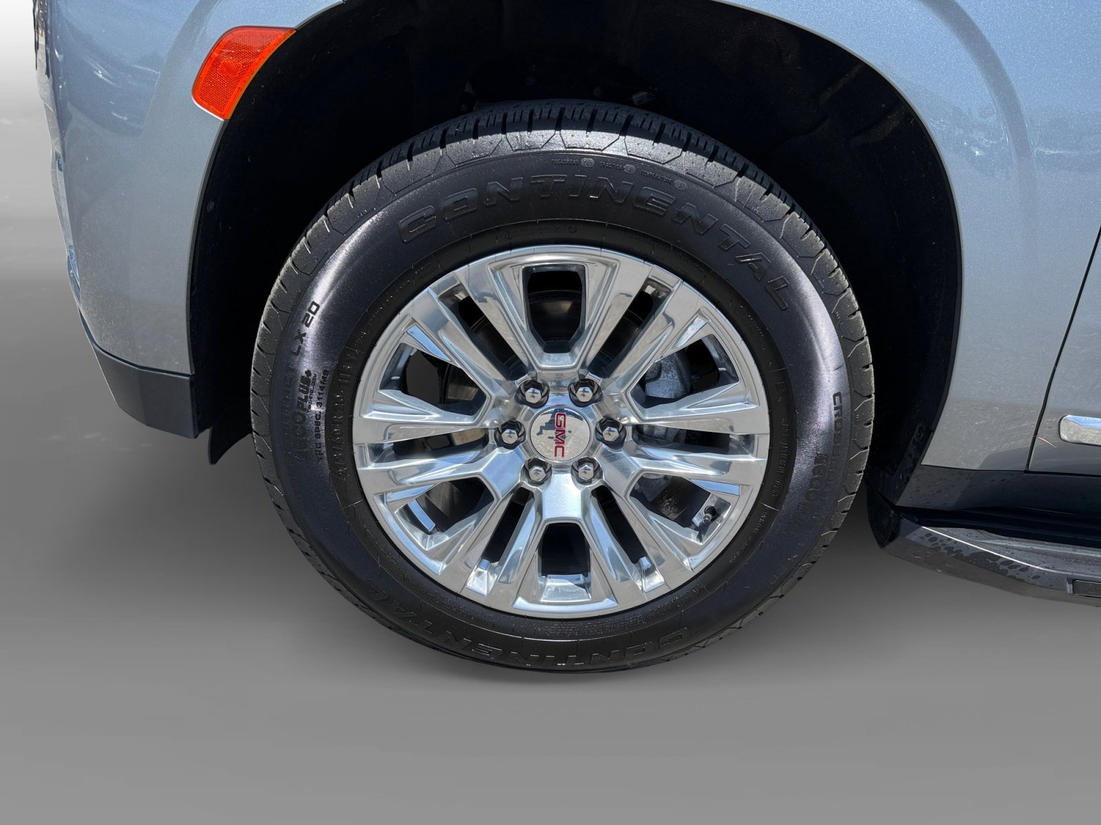 Used 2023 Sterling Metallic GMC Denali image 9
