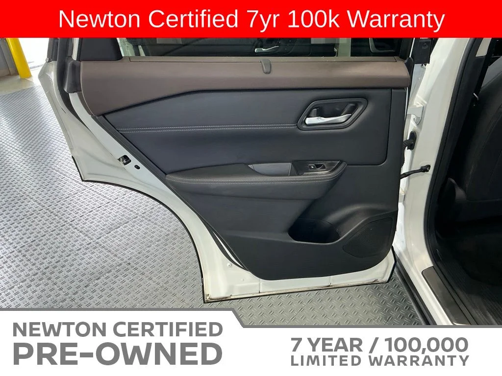 Certified Used 2023 Pearl White Tricoat/Super Black Nissan SL image 45
