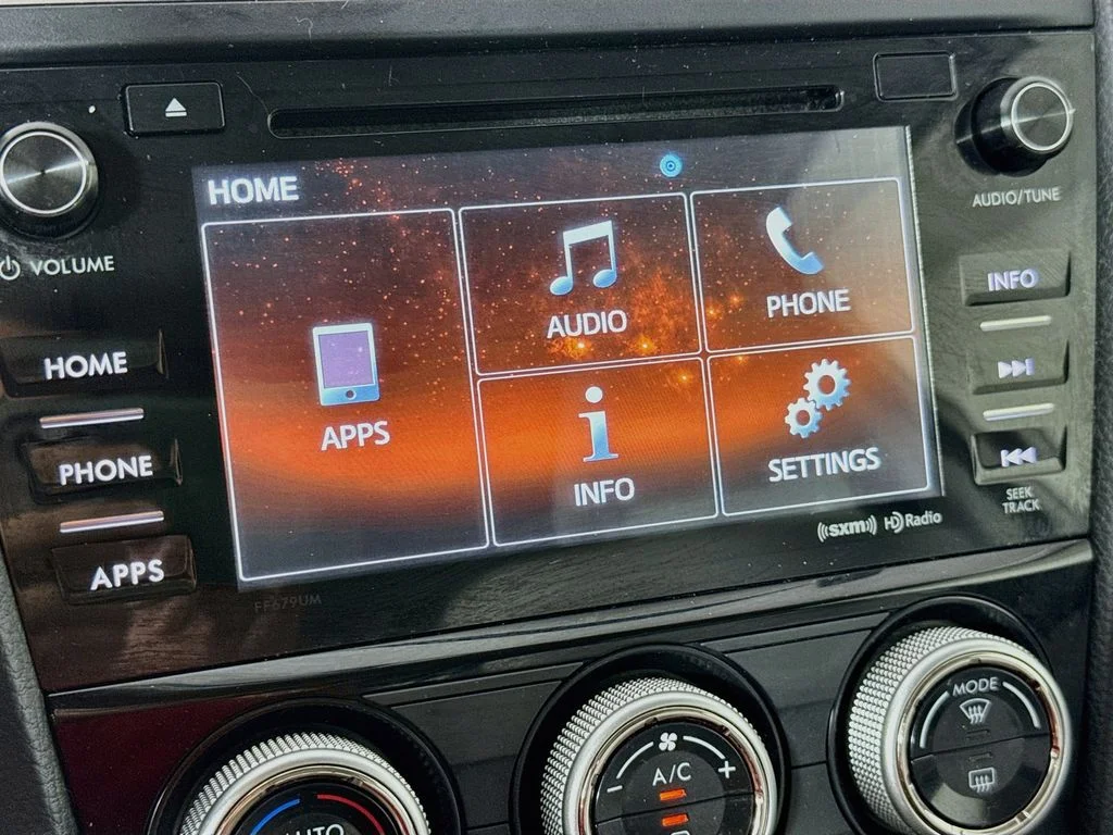 Used 2018 White Subaru 2.5i Premium image 17