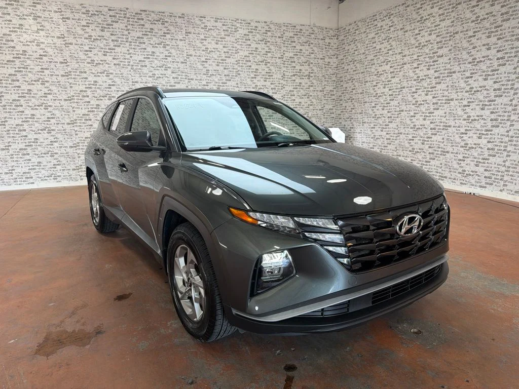 Used 2023 Amazon Gray Hyundai SEL image 1