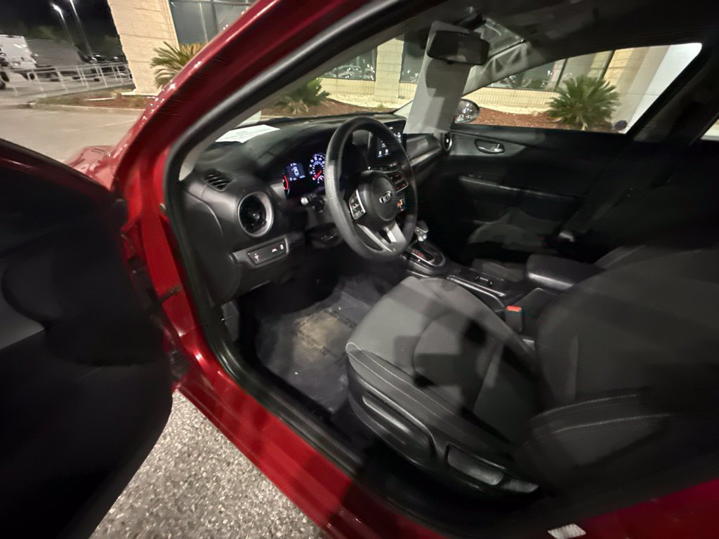 Used 2021 Red Kia LXS image 11