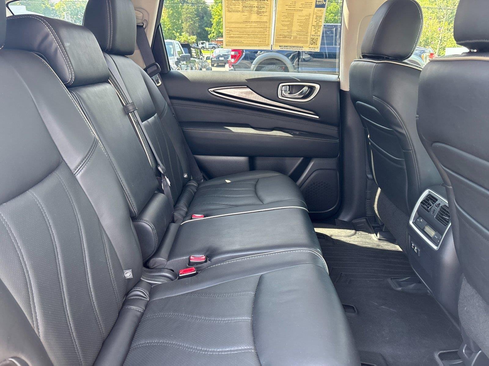 Used 2020 Majestic White INFINITI LUXE image 38