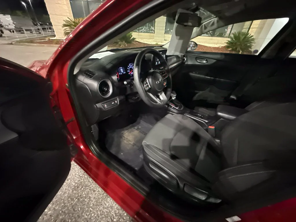 Used 2021 Red Kia LXS image 11