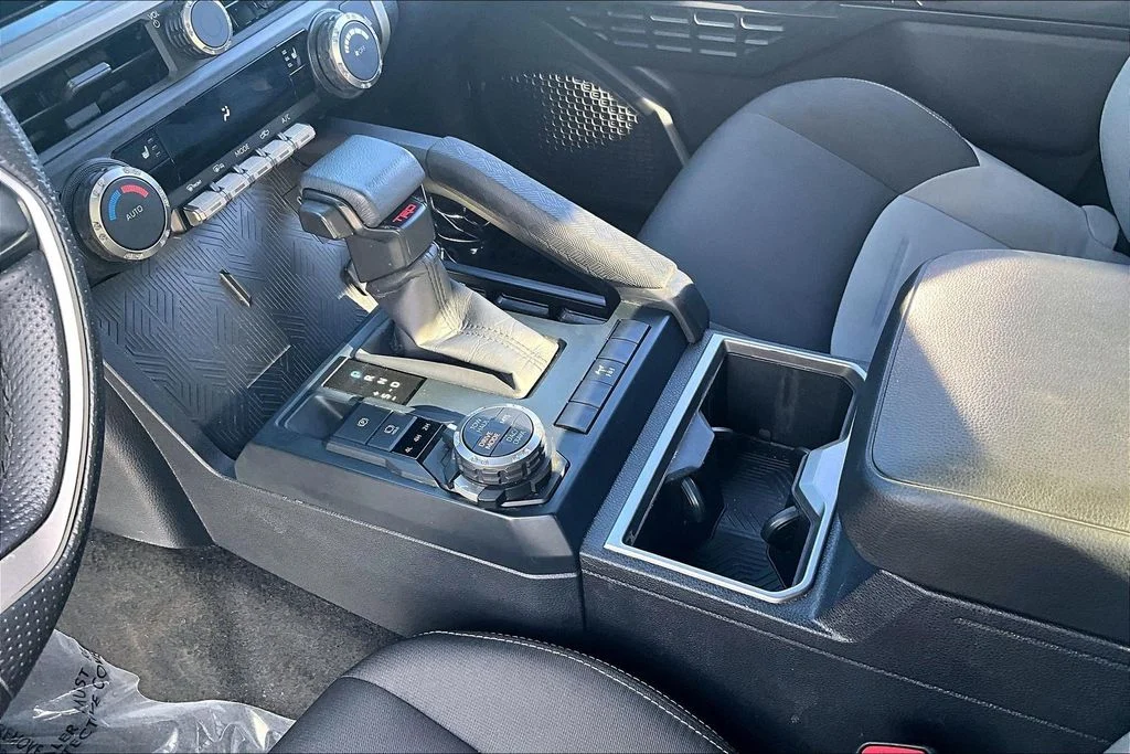 2024 Toyota Tacoma TRD Off Road - Photo 17