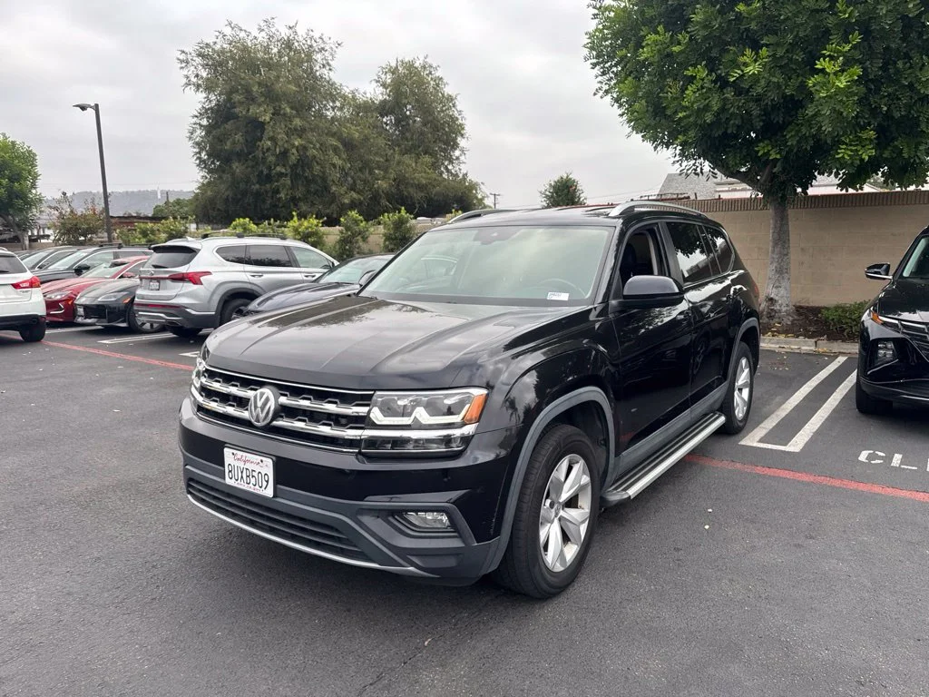 Used 2018 Black Volkswagen 3.6L V6 SE image 1