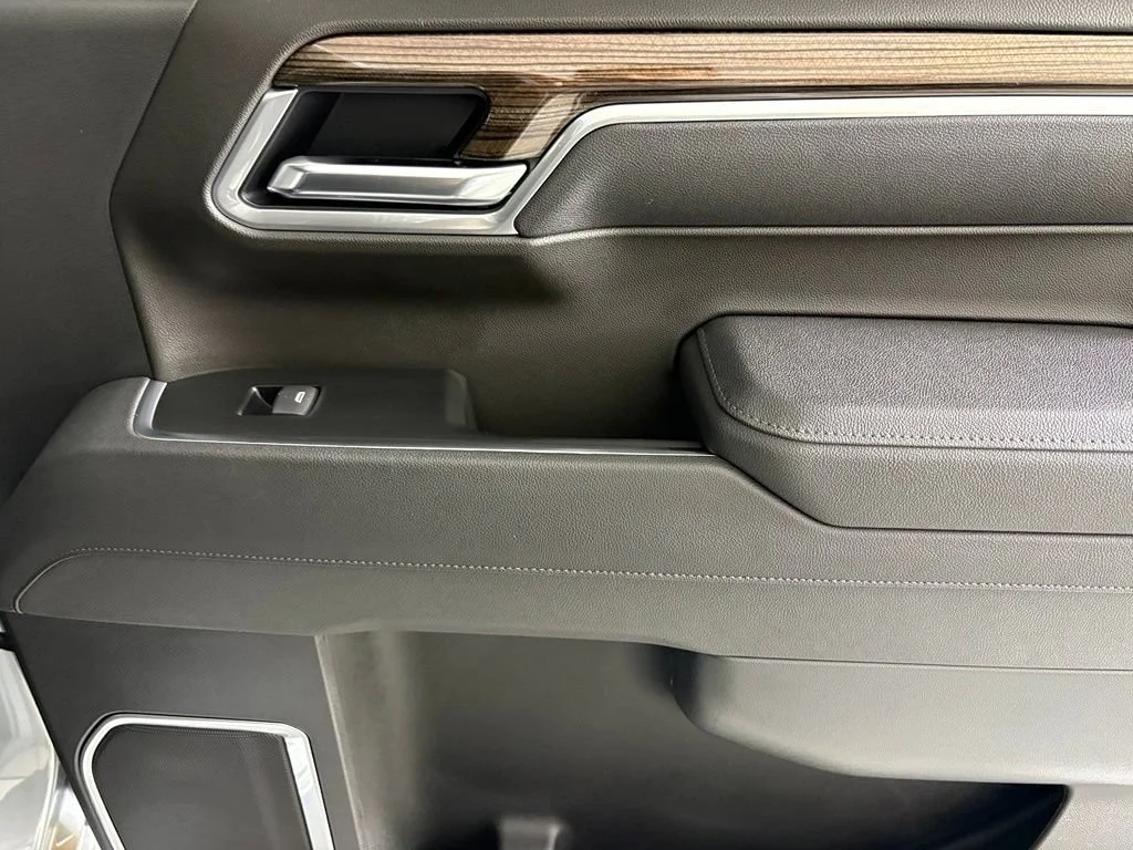 New 2026 Sterling Gray Metallic Chevrolet LT image 18
