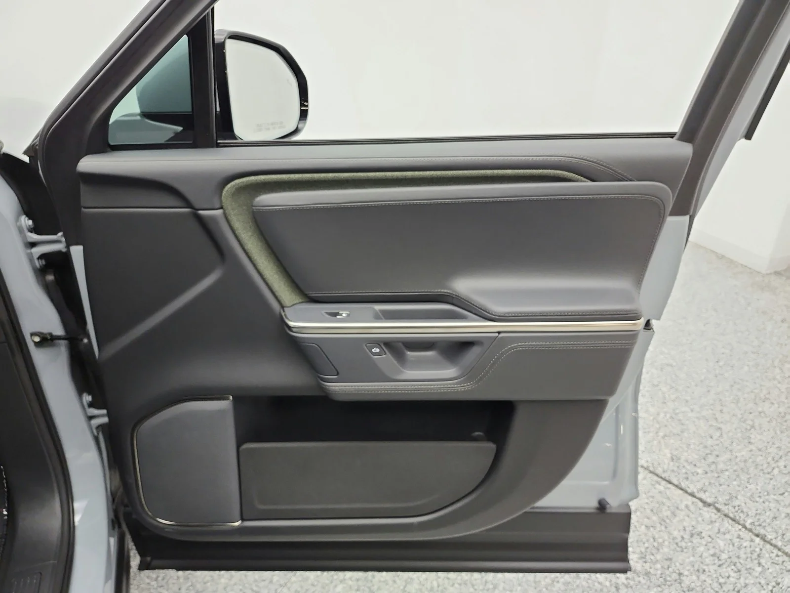 Used 2025 El Cap Granite Rivian Adventure image 19