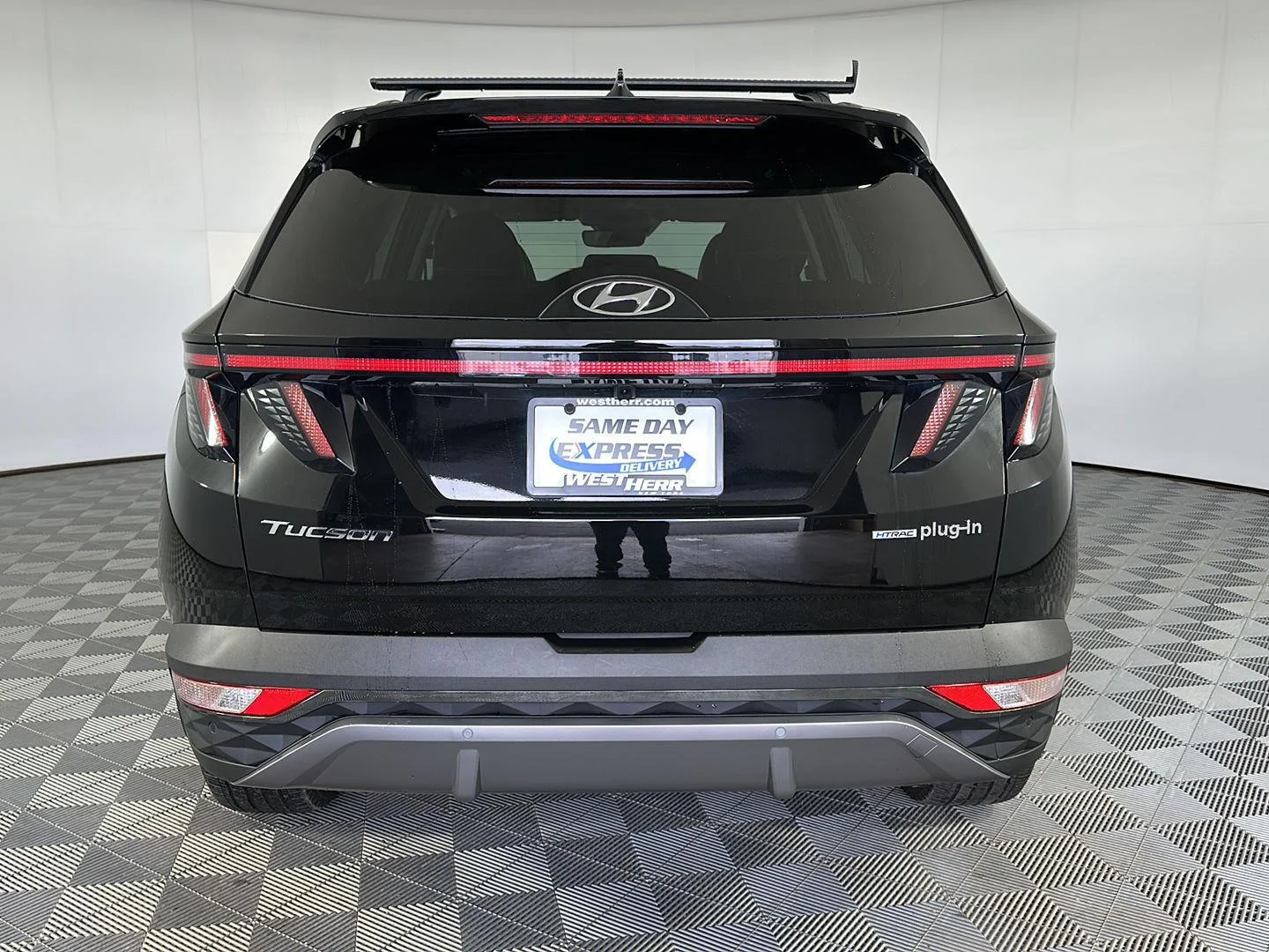 Used 2024 Black Pearl Hyundai Limited image 6