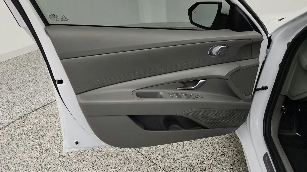 Used 2024 Serenity White Hyundai SE IVT image 10