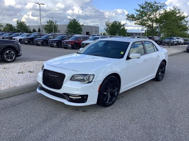 2022 Chrysler 300 S's photo