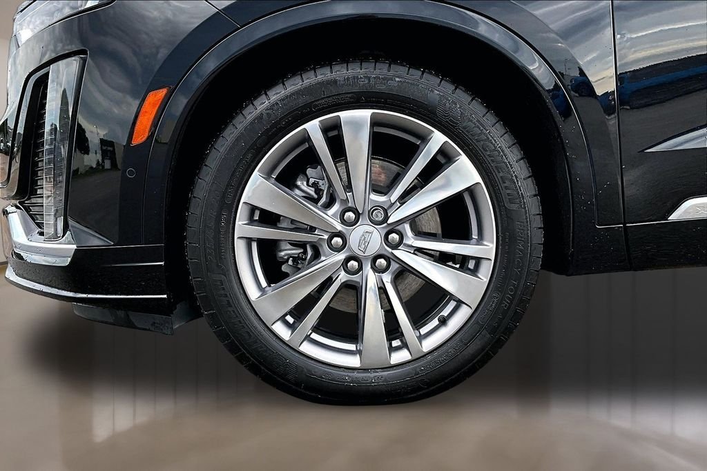 Used 2025 Black Cadillac Premium Luxury image 8